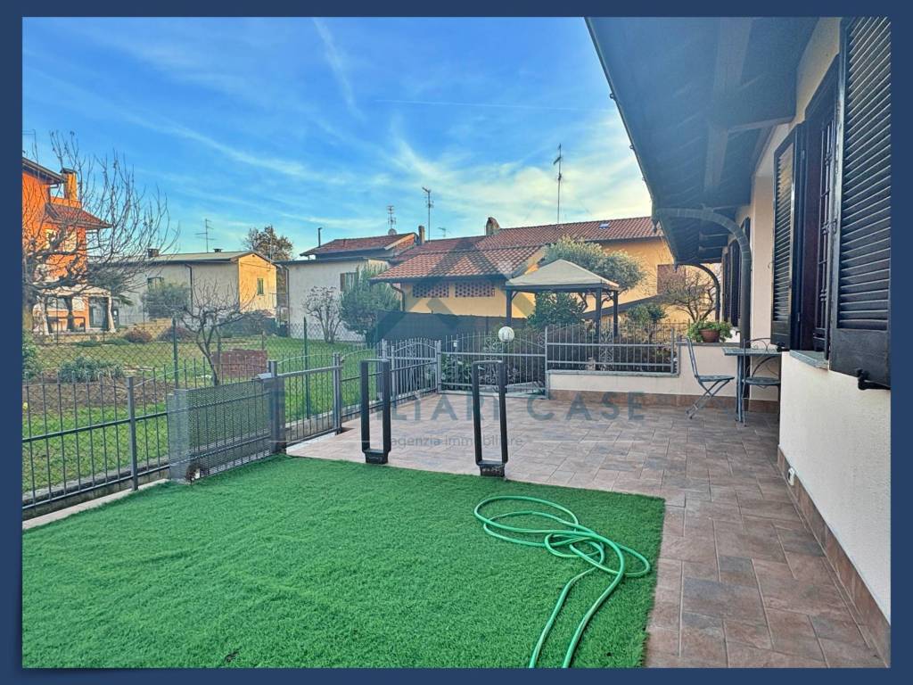 Villetta a schiera a Carnago in via John Fitzgerald Kennedy - Foto 4