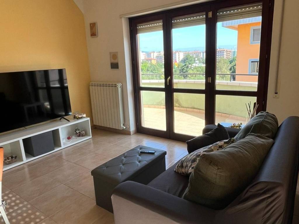 Appartamento a Cosenza in Via Giuseppe Montana - Foto 4
