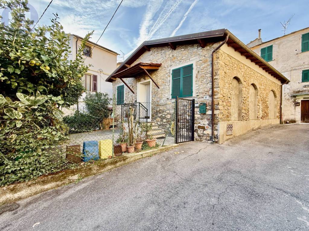 Casa indipendente a Imperia in Via Centrale, 57 - Foto 2