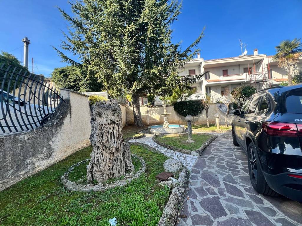 Villa a Pescara in Strada Provinciale Pescara-San Silvestro, 98 - Foto 2