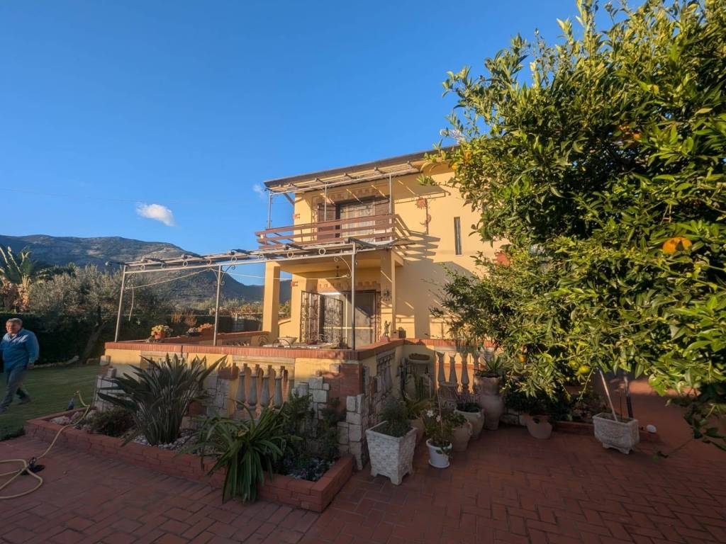 Villa a Terracina - Foto 2