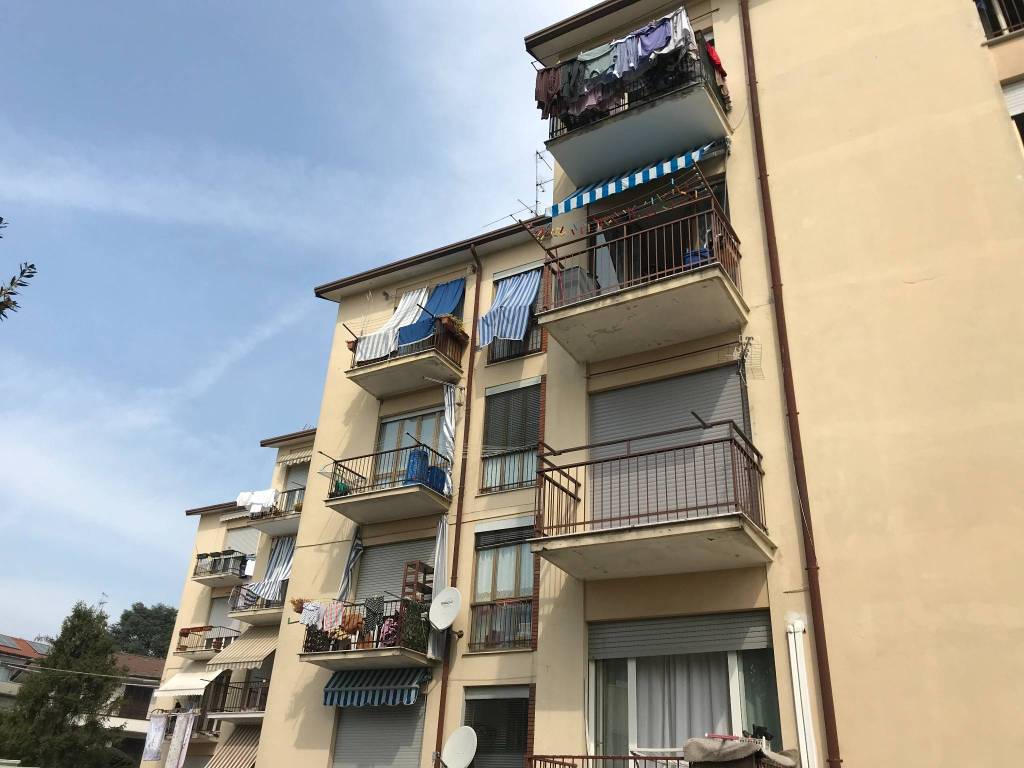 Appartamento a Cantù in Via Montello, 39 - Foto 4