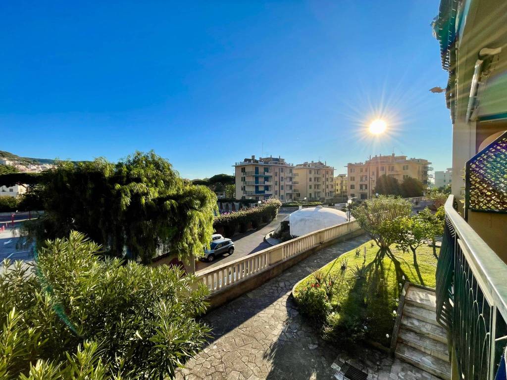 Appartamento a Pietra ligure in Via Francesco Crispi - Foto 2