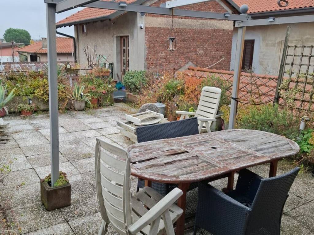 Villa a Cardano al campo in Via 20 Settembre - Foto 2