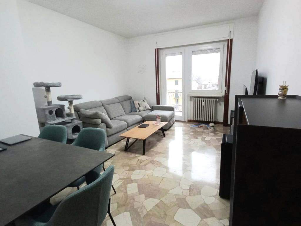 Appartamento a Luino in Via Filippo Turati - Foto 3