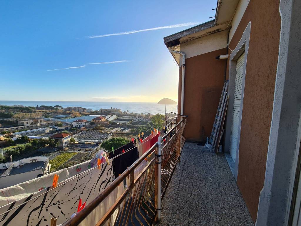 Appartamento a Albenga in Strada Comunale Villaggio Iris - Foto 2