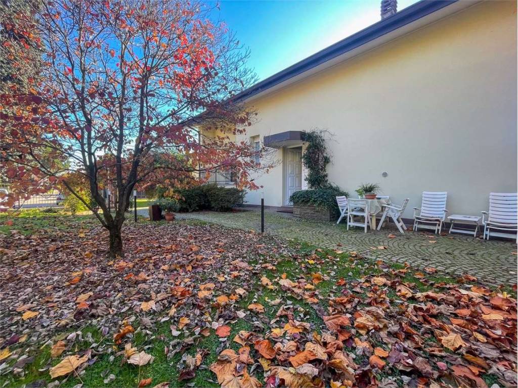 Villa a Vedano olona in Via Degli Artiglieri, 15 - Foto 2