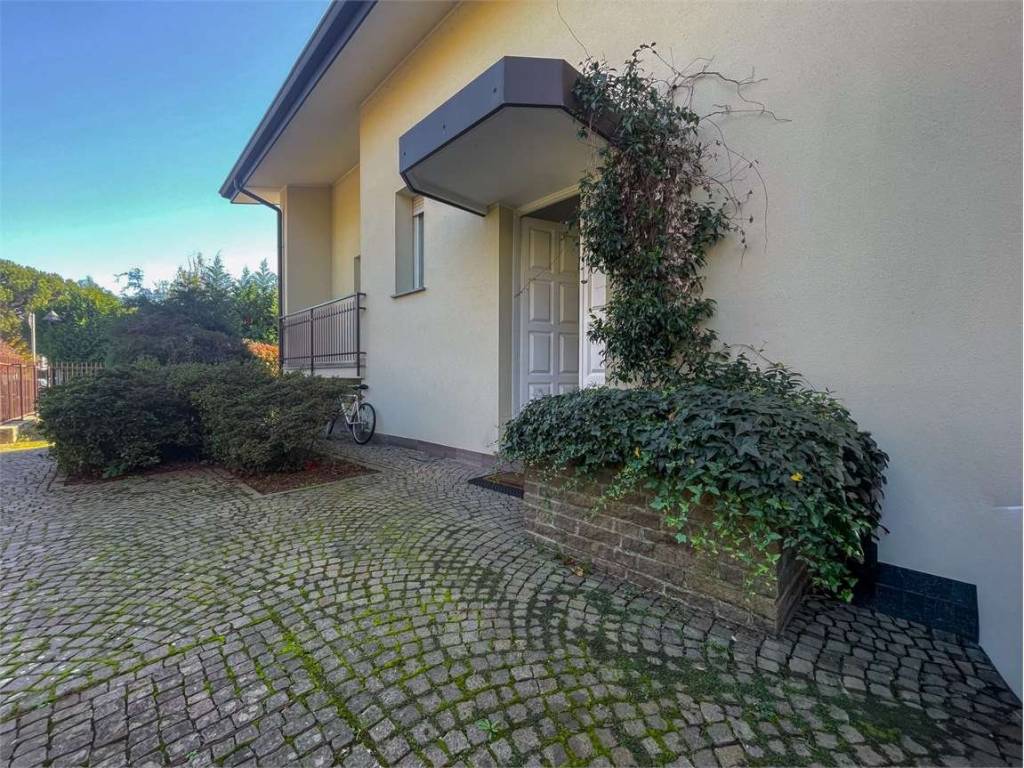 Villa a Vedano olona in Via Degli Artiglieri, 15 - Foto 3