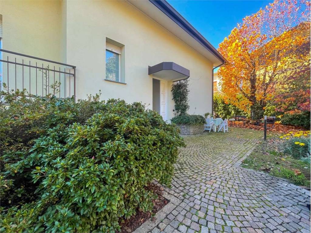 Villa a Vedano olona in Via Degli Artiglieri, 15 - Foto 4