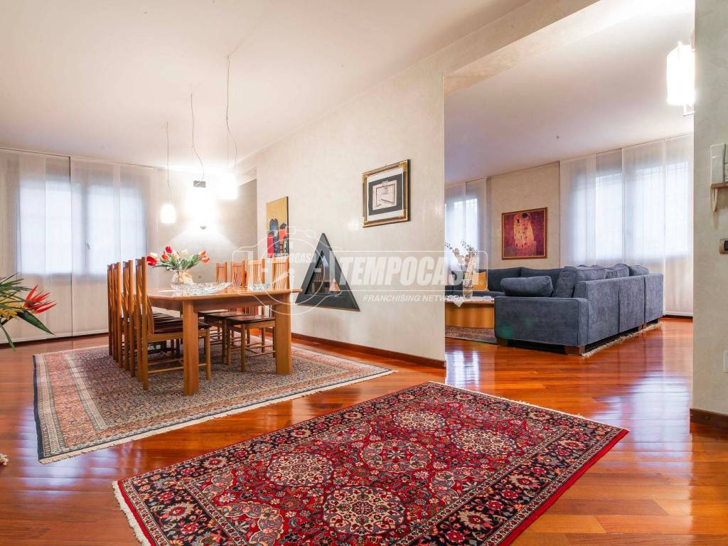 Villa a Saronno in Via Palmiro Togliatti 2/A - Foto 2