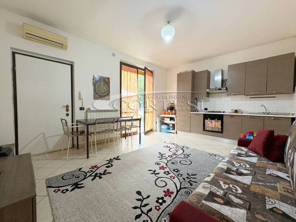 Appartamento a Monte porzio in via 4 novembre, 26 - Foto 2