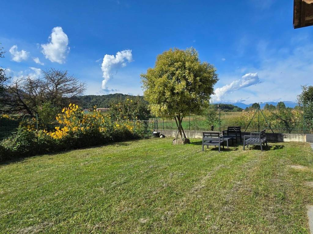 Villa a Angera in Via Campo dei Fiori - Foto 4