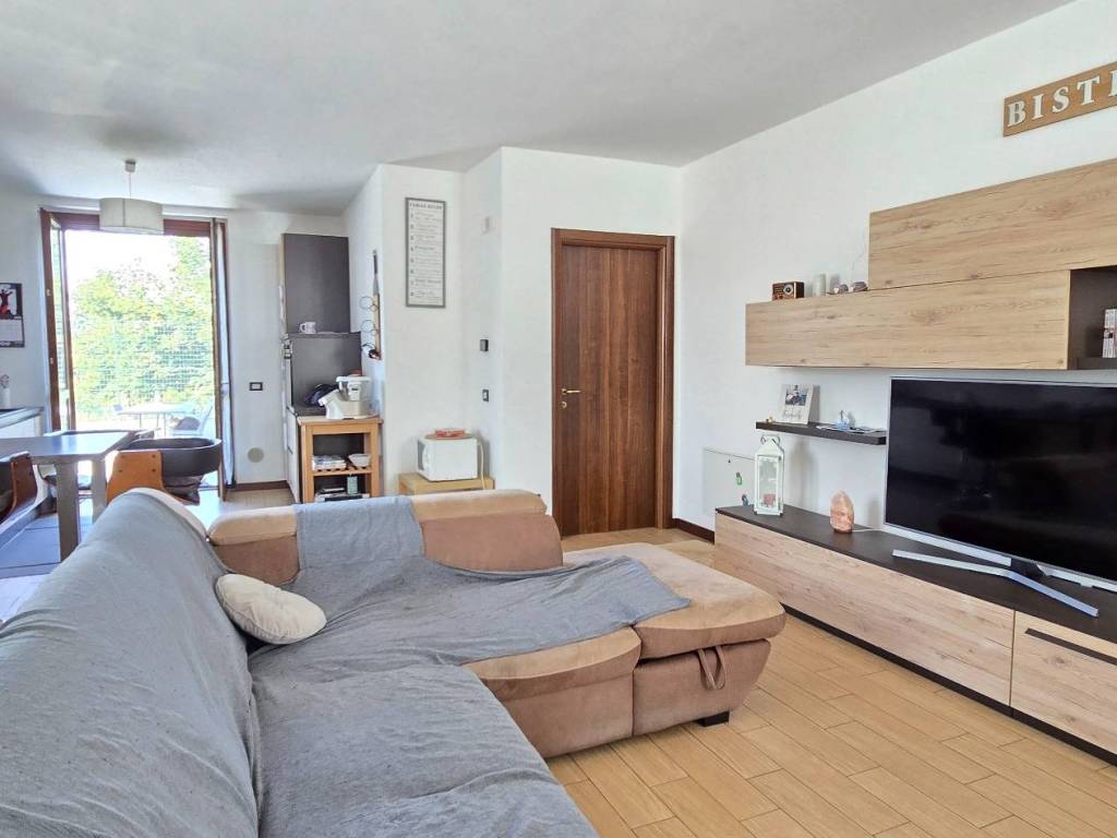 Villa a Angera in Via Campo dei Fiori - Foto 5