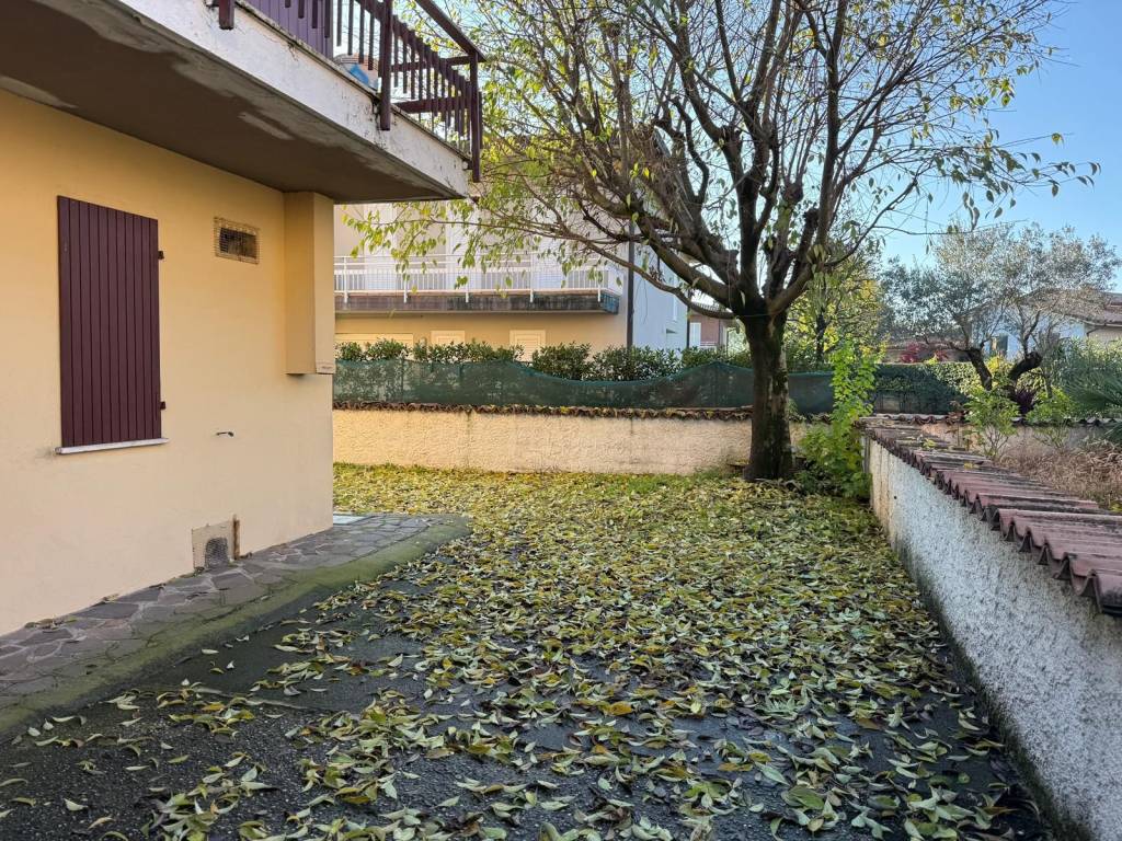 Villa a Montichiari in Via Santa Scolastica - Foto 4