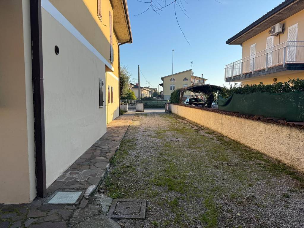 Villa a Montichiari in Via Santa Scolastica - Foto 5