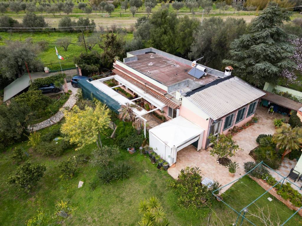 Villa a Quartucciu in Via delle Camelie - Foto 3
