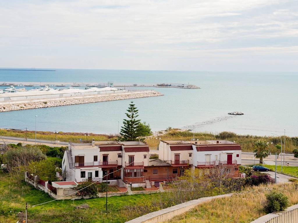 Appartamento a Manfredonia in Via Giuseppe Di Vittorio - Foto 3