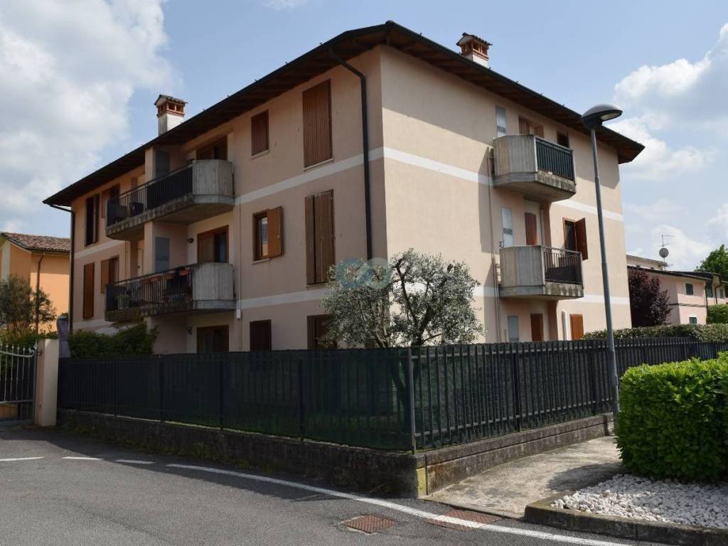 Appartamento a Rezzato in Via Narciso Bronzetti - Foto 2