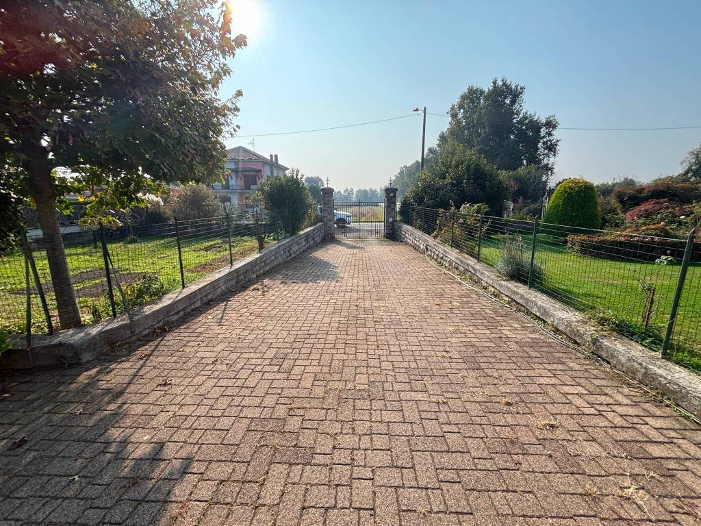 Villa a Roasio in Via Statale, 68 - Foto 2