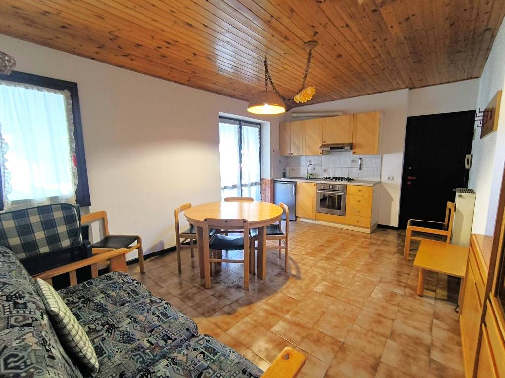 Appartamento a Chiesa in valmalenco in Via Bernina, 32 - Foto 2