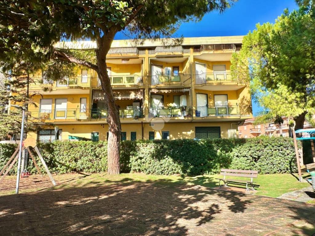 Appartamento a San lorenzo al mare in Via Don Mariano Clerici, 5 - Foto 3