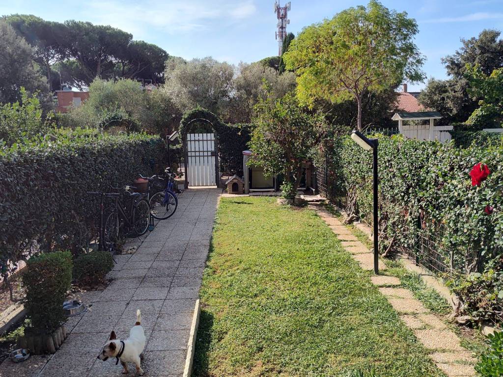 Villa a Santa marinella in Piazza Carlo Garbieri - Foto 3
