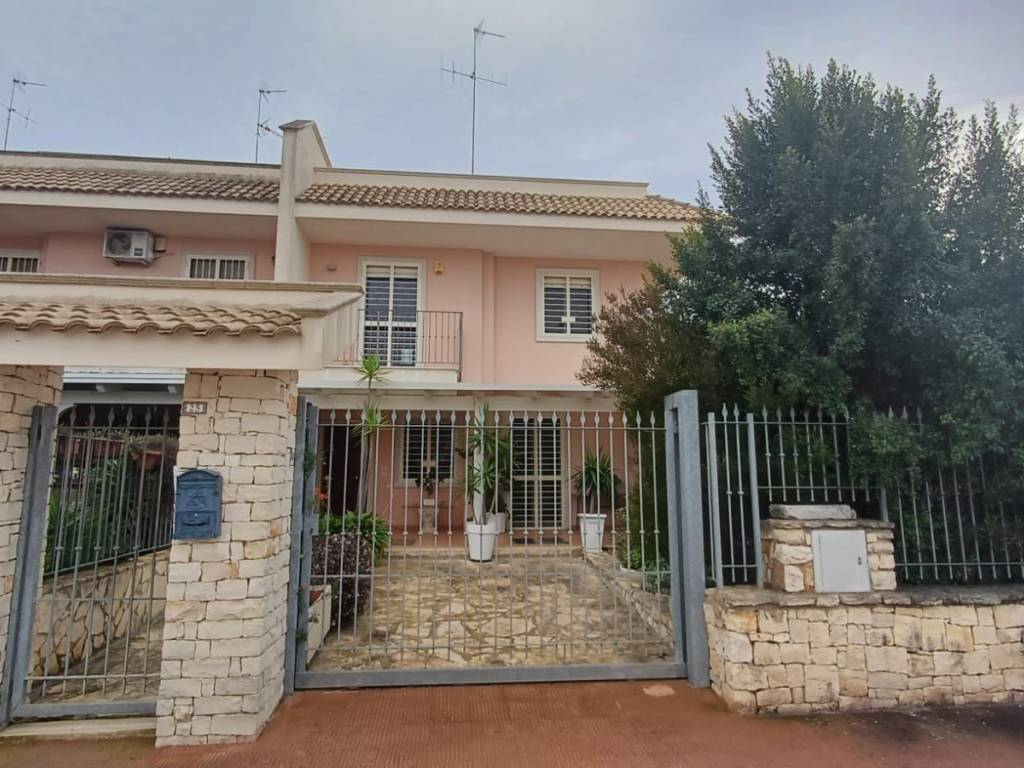 Villa a Valenzano in Via Padre Edoardo Novielli - Foto 2