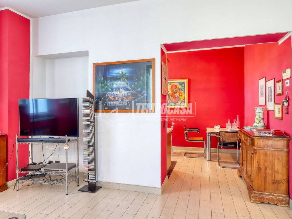 Appartamento a Varese in Viale Padre Gian Battista Aguggiari - Foto 3