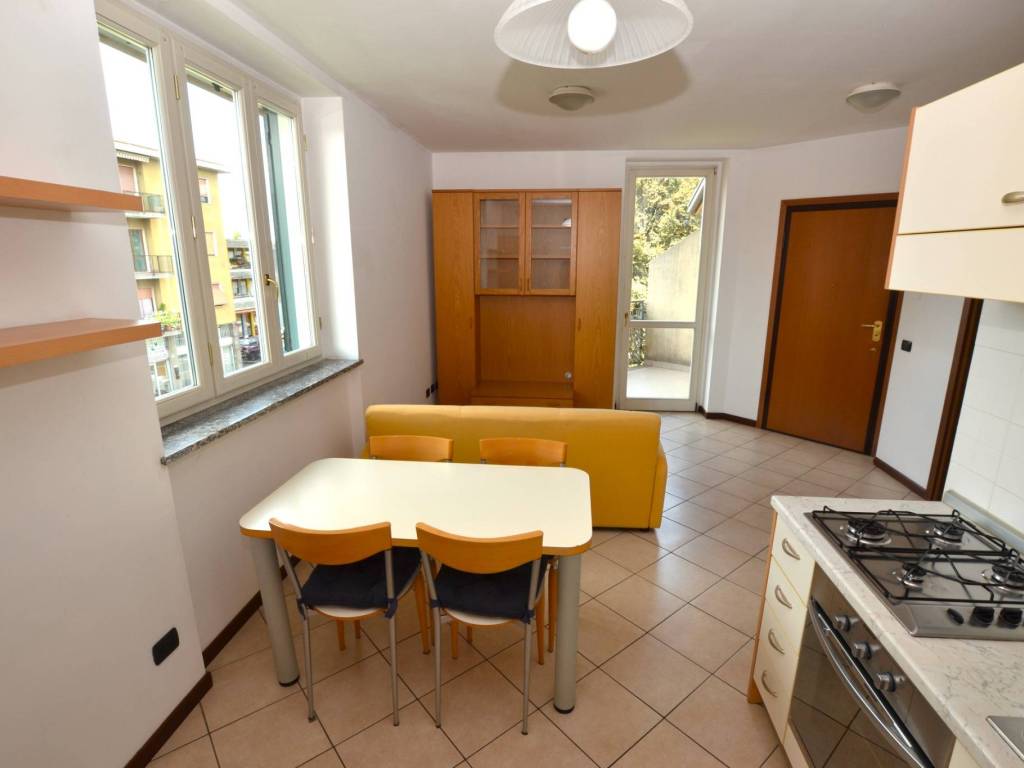 Appartamento a Merate in Viale Giuseppe Verdi, 27 - Foto 4