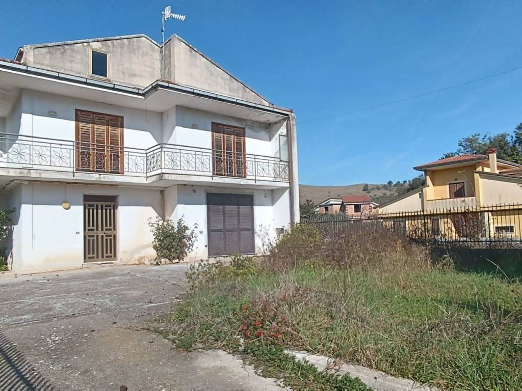 Villa a Castel morrone in Via Finestre, 17 - Foto 3