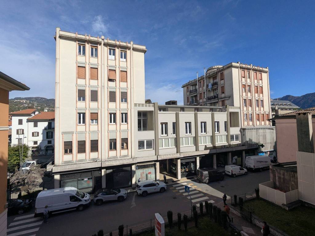 Appartamento a Verbania in Piazza Giacomo Matteotti - Foto 3