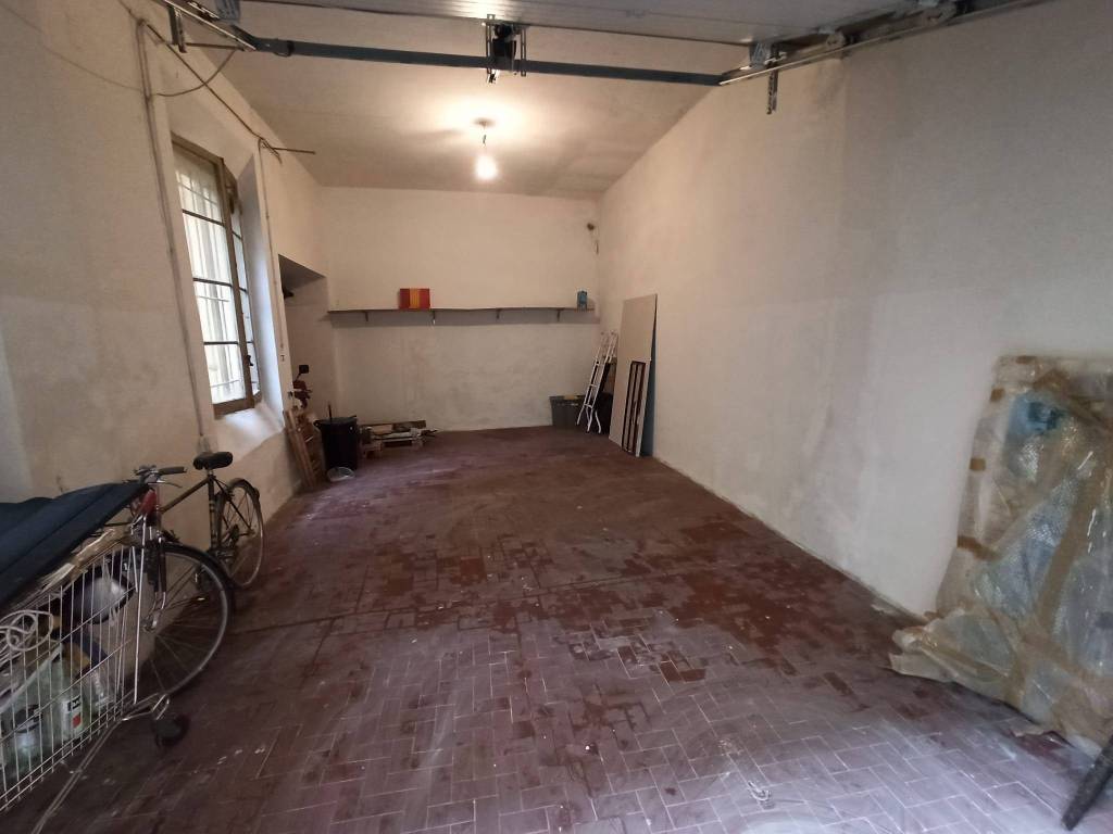Box / garage a Bologna in Vicolo Santa Lucia - Foto 4