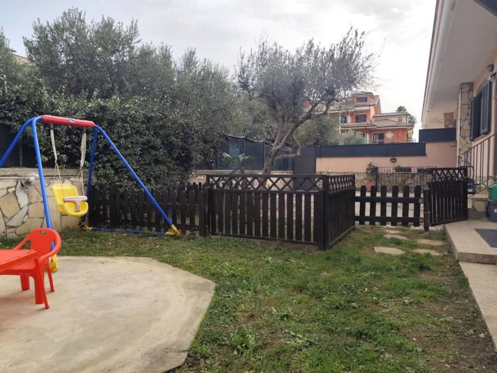 Villa a Guidonia montecelio in Via Licenza, 40 - Foto 2