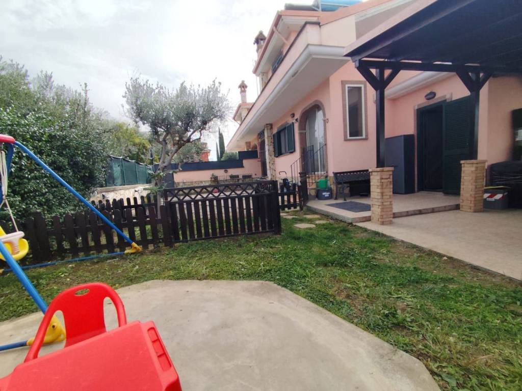 Villa a Guidonia montecelio in Via Licenza, 40 - Foto 4