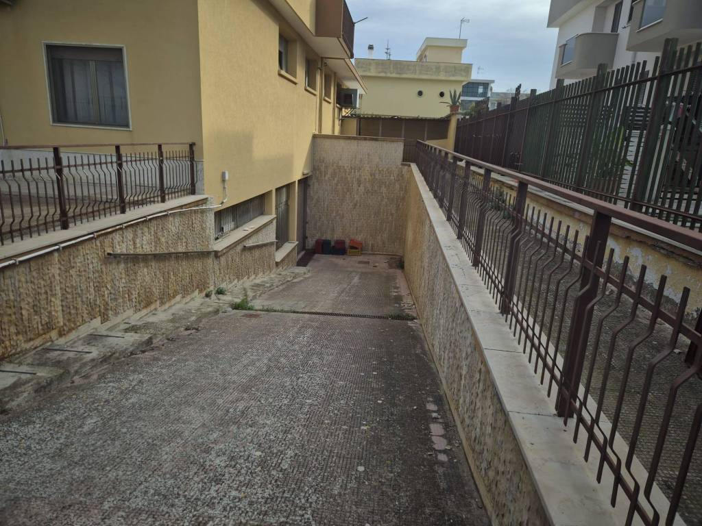 Palazzo / stabile a Trani in Via Giorgio Castriota Skanderbeg - Foto 5
