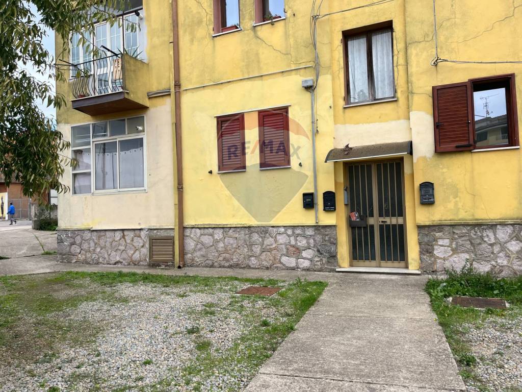 Appartamento a Tonara in via Ingegner Antonio Porru, 1 - Foto 2