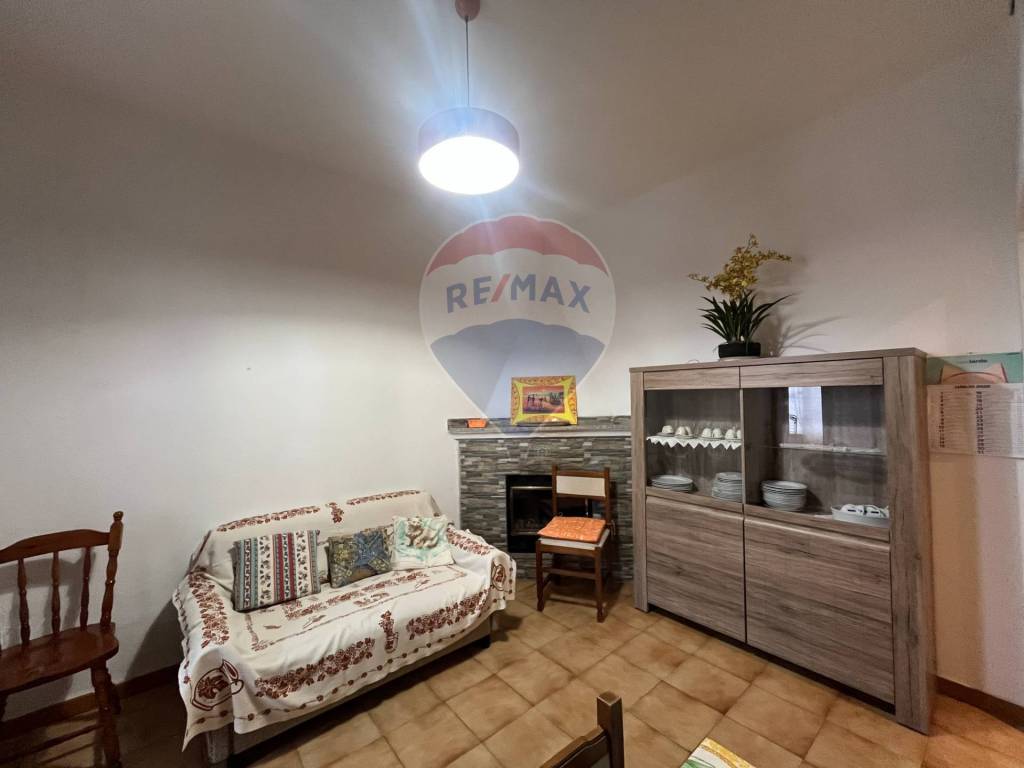 Appartamento a Tonara in via Ingegner Antonio Porru, 1 - Foto 4