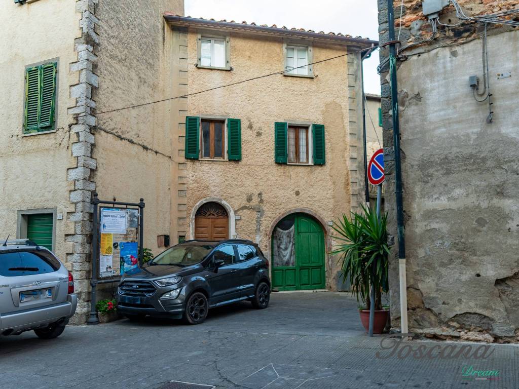 Attico / mansarda a Castelnuovo di val di cecina in Via Camillo Benso Cavour-Sasso Pisano - Foto 4