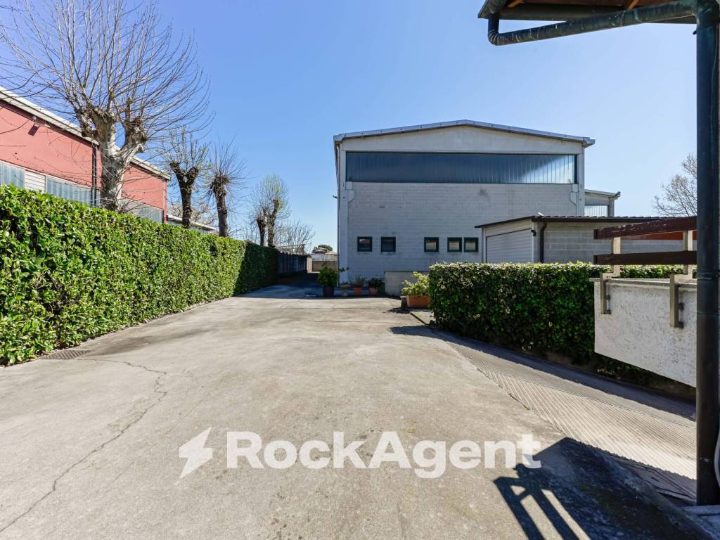 Immobile a Saronno in Via E. H. Grieg, 22 - Foto 2