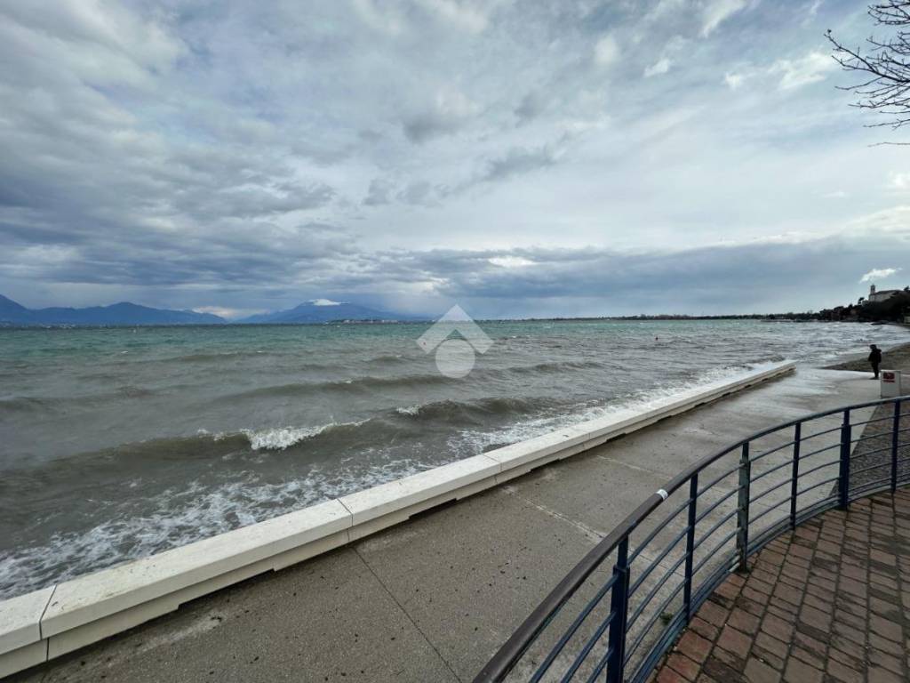 Appartamento a Desenzano del garda in Viale motta - Foto 2