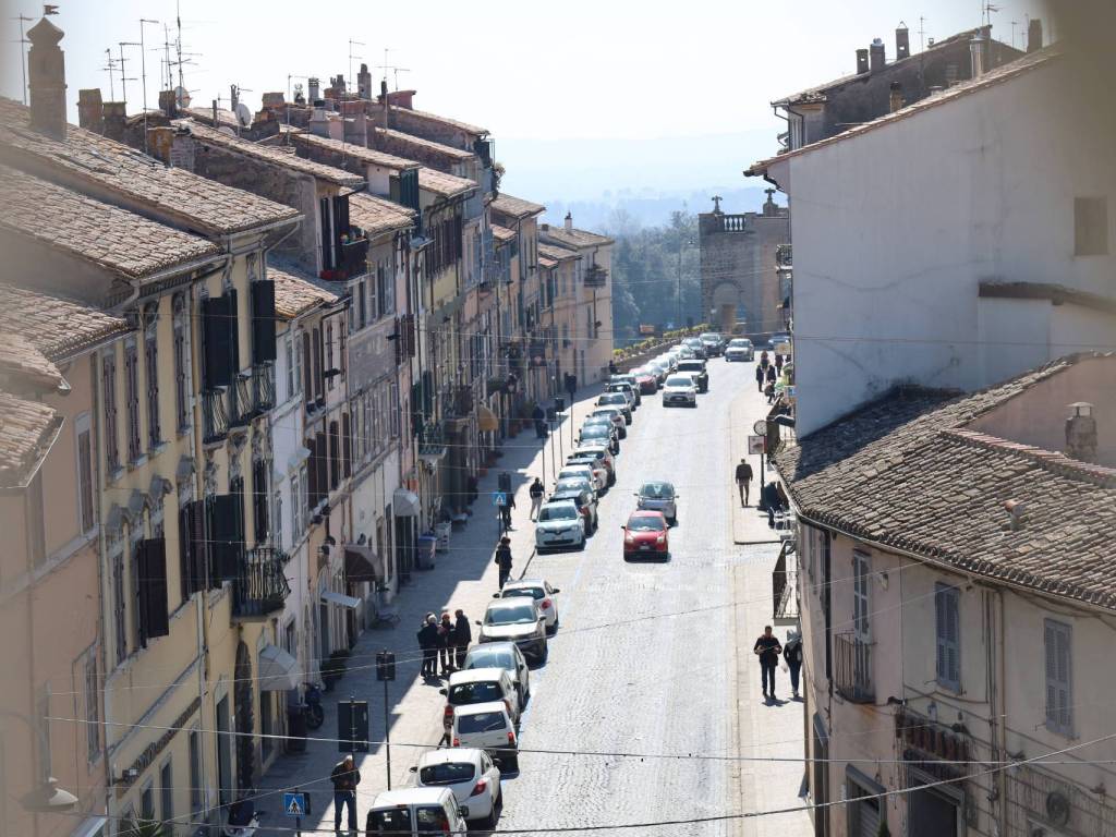 Attico / mansarda a Ronciglione in via solferino - Foto 3