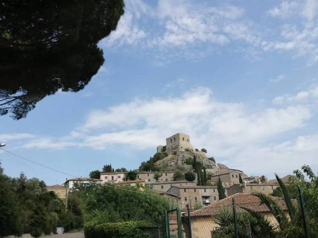 Appartamento a Roccastrada in Piazza Padella, 9 - Foto 2