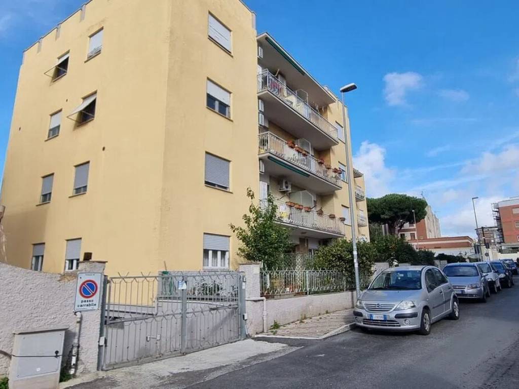 Box / garage a Civitavecchia in Via Leopoli, 28 - Foto 2