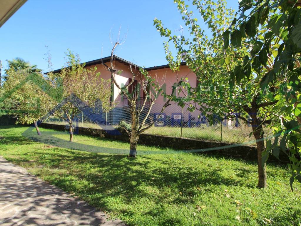 Villa a Somma lombardo in Via Gaetano Donizetti - Foto 3