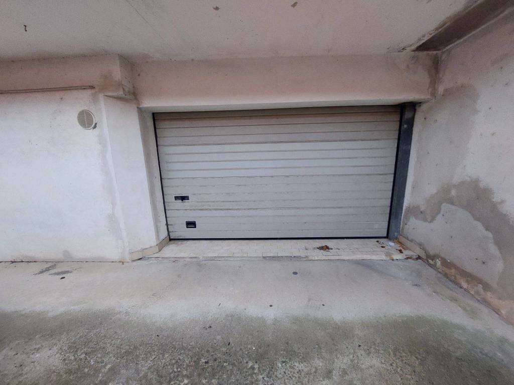Box / garage a Civitavecchia in Via Romolo Mori, 18 - Foto 3