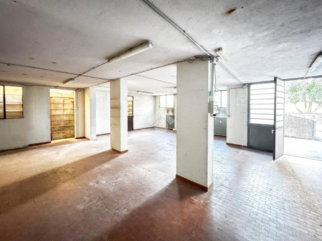 Immobile a Lecco in Via Adamello, 19 - Foto 2