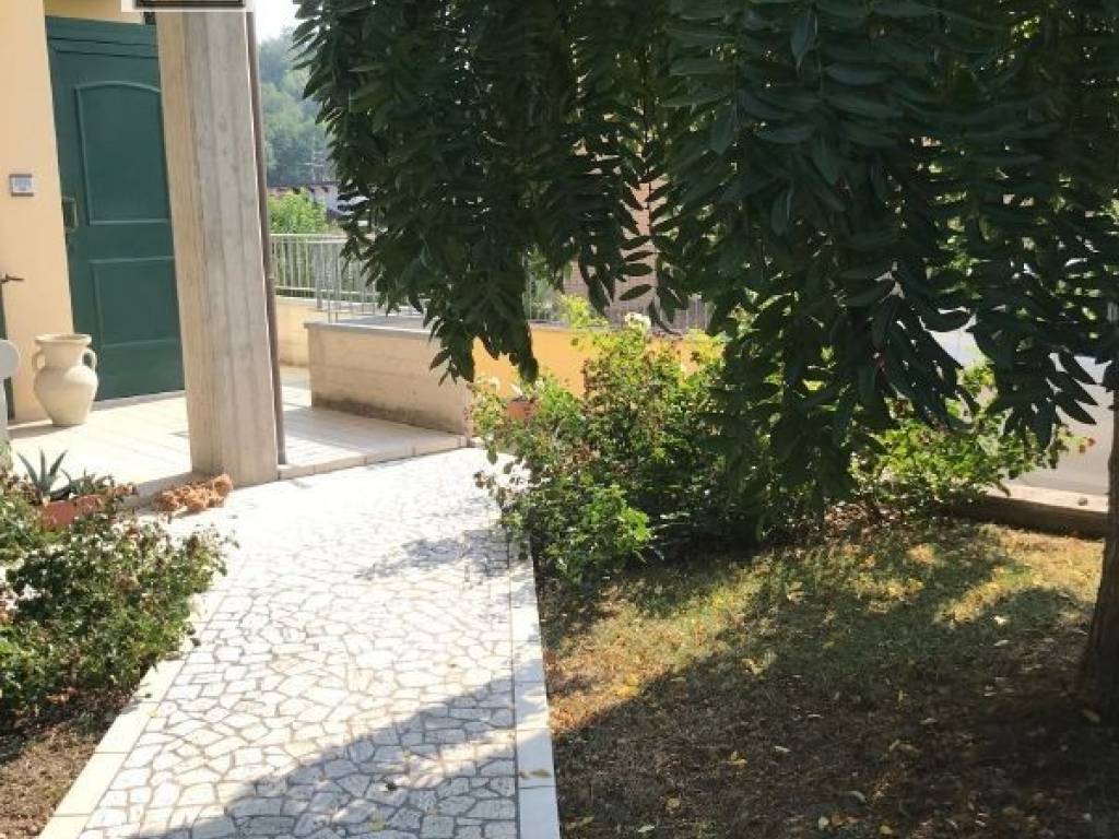 Villa a Fossombrone in Via Filippo Terzi - Foto 2