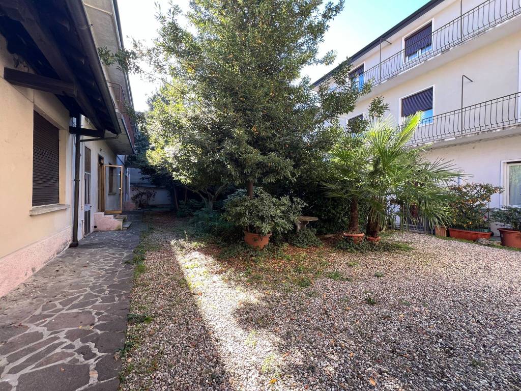 Appartamento a Busto arsizio in Via Rodolfo Gallazzi, 2 - Foto 4