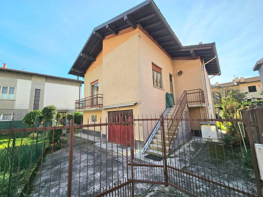 Villa a Laveno-mombello in Vicolo Monterosa, 7 - Foto 2