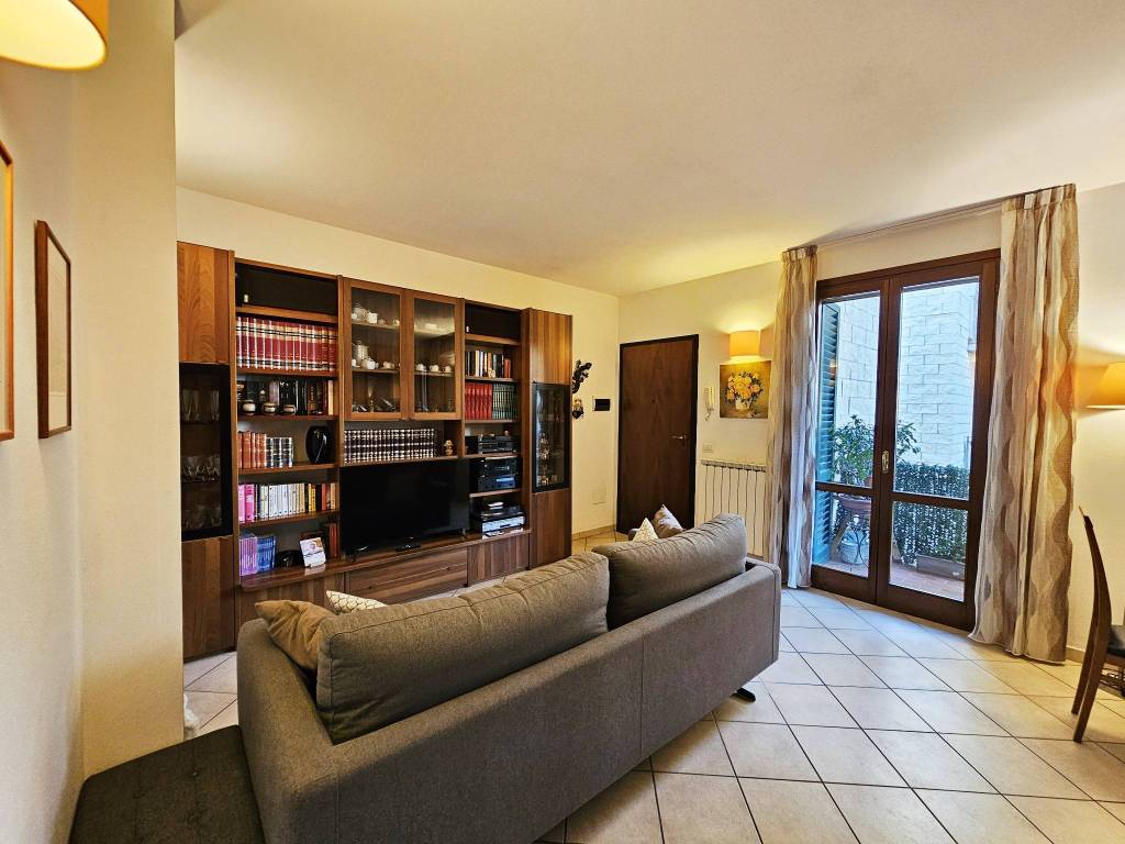 Appartamento a Campi bisenzio in Via Piestoese, 209 - Foto 2
